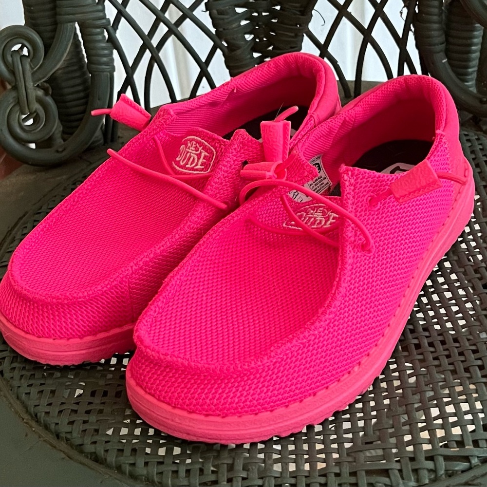 Women’s Hey Dudes Bright Pink Size 5